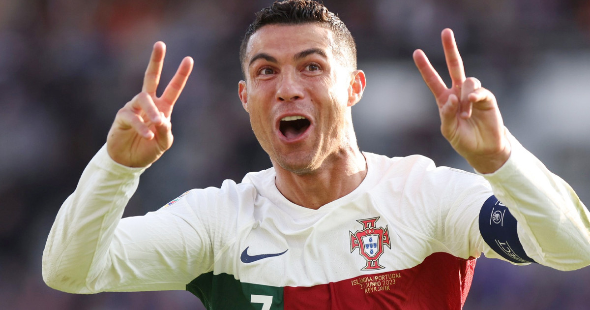 রোনালদোকে বড় সুখবর দিল ফিফা