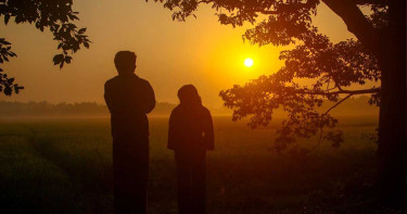 ভোরের কাঁচা রোদে মাখা সকাল, দেশজুড়ে বইছে শীতের হাওয়া