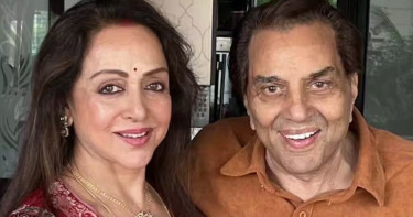 হেমাকে ইচ্ছেমতো জড়িয়ে ধরার সুযোগ পেতে যা করেছিলেন ধর্মেন্দ্র