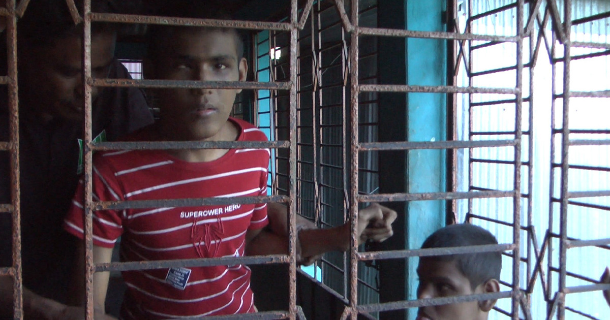 ঋণের ফাঁদে কারাগারে মা, মানবেতর দিন কাটছে প্রতিবন্ধী সন্তানদের