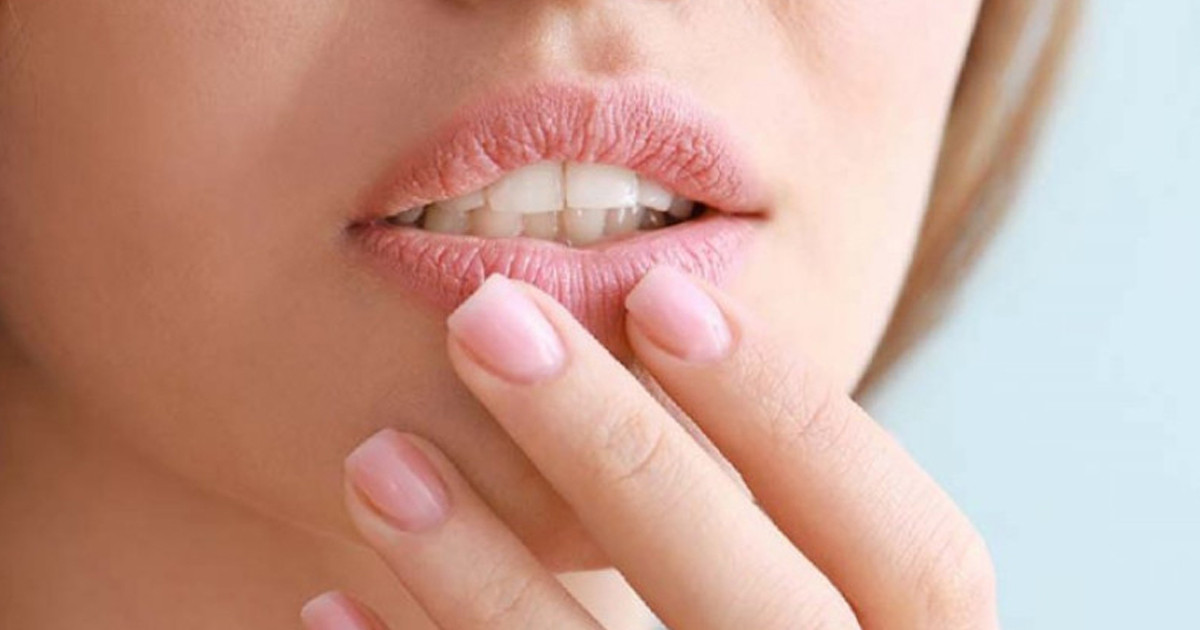 যে ভিটামিনের অভাবে শীতে ঠোঁট ফাটে