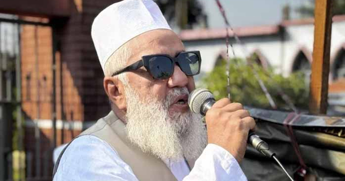 ‘আমাকে যারা না চিনে, তারা এখনো মাটির নিচে বসবাস করে’