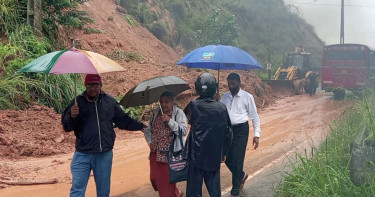 বন্যা-ভূমিধসে শ্রীলঙ্কায় ৪০ জনের প্রাণহানি, নিখোঁজ ২১