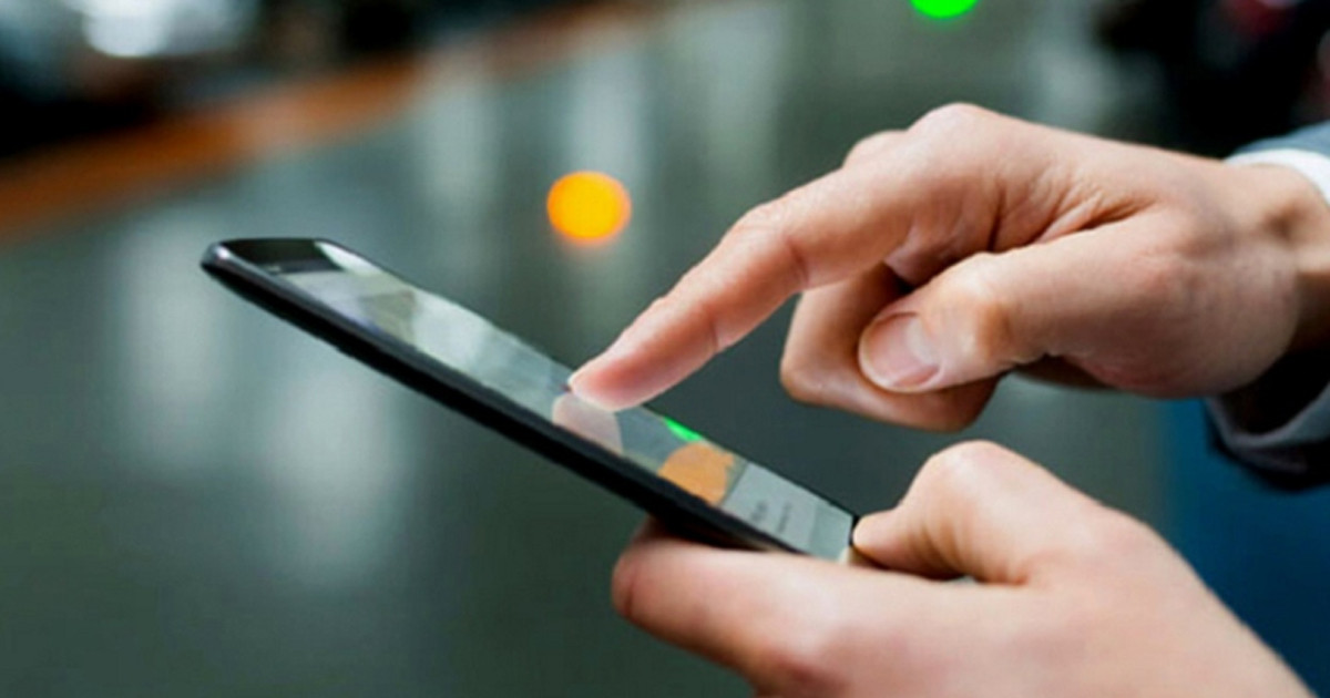 আপনার ফোনে গোপন নজরদারি চালাচ্ছে যেসব অ্যাপ