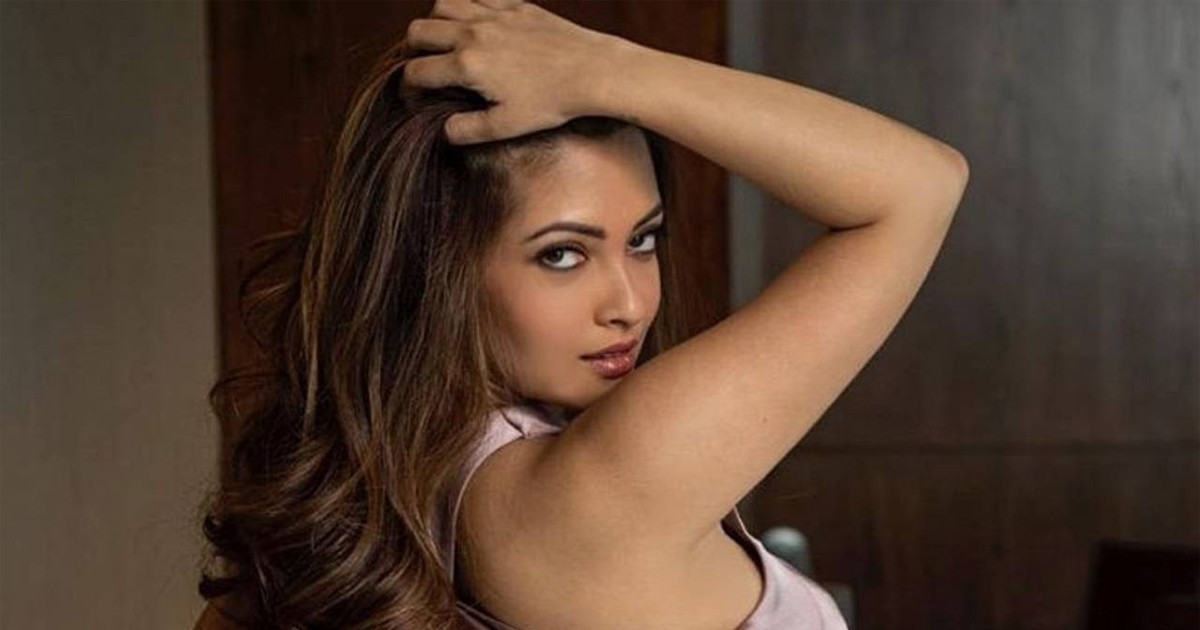 সেই ভিডিওর কারণেই কি থমকে যায় রিয়া সেনের ক্যারিয়ার