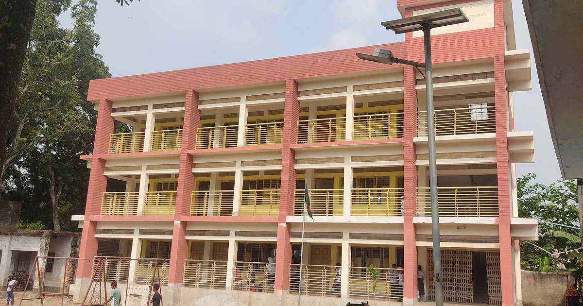 অনলাইনে ভর্তি নিয়ে অভিভাবকদের হাহাকার