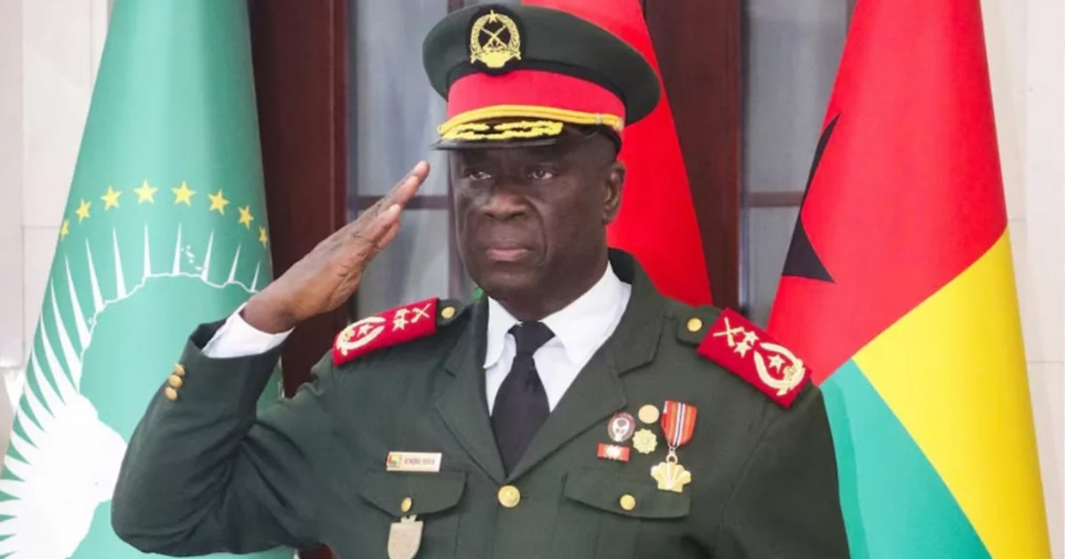 গিনি বিসাউয়ের অন্তর্বর্তী প্রেসিডেন্ট হিসেবে হোর্তার শপথ, ক্ষমতাচ্যুত প্রেসিডেন্ট গেলেন সেনেগাল