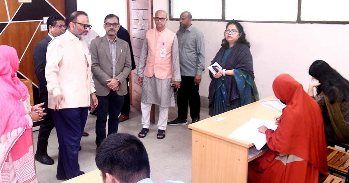 ঢাবির বিবিএ প্রোগ্রামের ভর্তি পরীক্ষা অনুষ্ঠিত