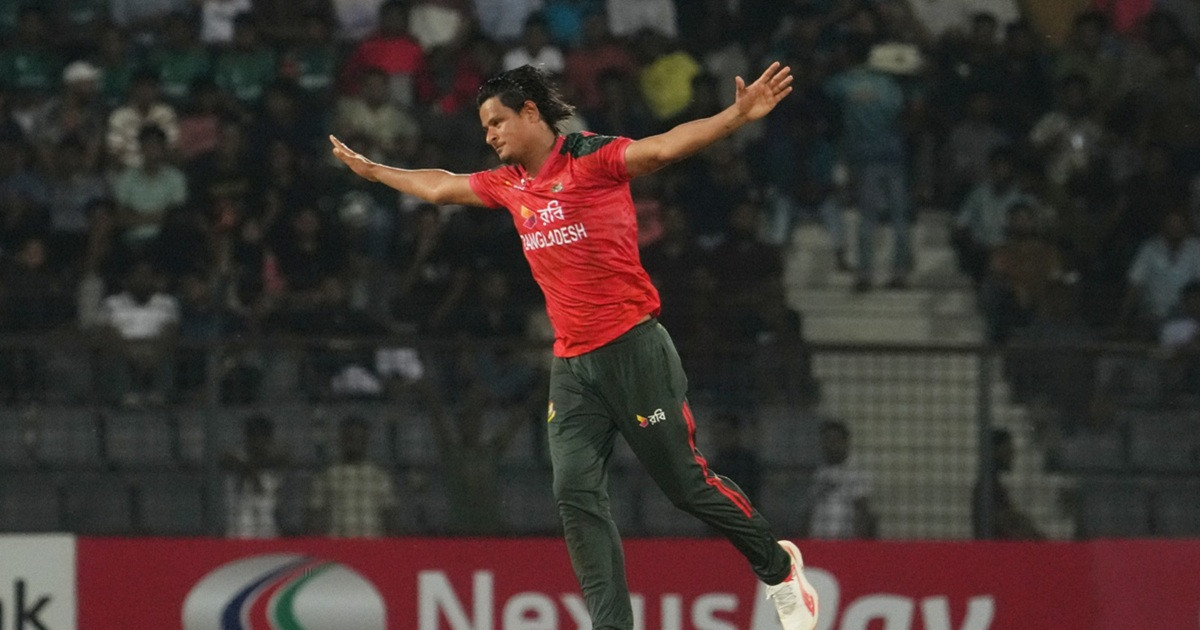 আর মাত্র ১ উইকেট দূরে নাসুম