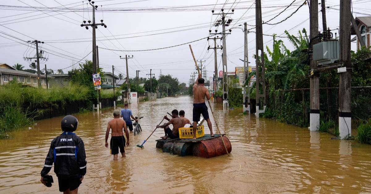 শ্রীলঙ্কায় প্রবল বর্ষণ ও ভূমিধসে নিহত বেড়ে ১২৩
