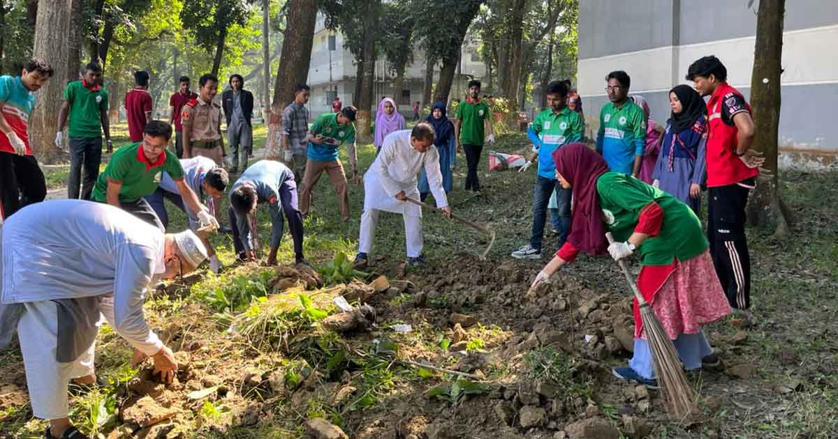 পরিবেশ সুরক্ষায় বসুন্ধরা শুভসংঘের উদ্যোগে পরিচ্ছন্নতা-বৃক্ষরোপণ অভিযান