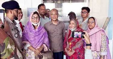 বেগম খালেদা জিয়ার খোঁজ নিতে হাসপাতালে স্বরাষ্ট্র উপদেষ্টা