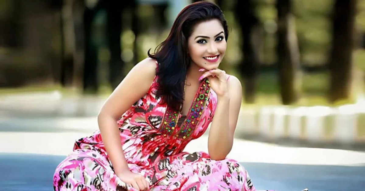 ১৫ বছর বয়সেই ধোঁকা খেয়েছিলেনে এই অভিনেত্রী