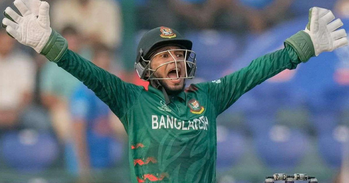 অবিক্রীত ঘোষণার কিছুক্ষণ পর মুশফিকের রহস্যময় স্ট্যাটাস