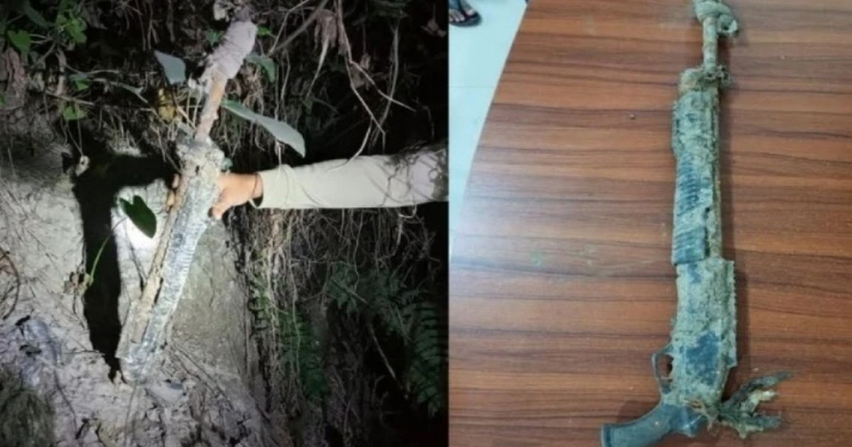 আড়াইহাজার থানা থেকে লুট হওয়া শর্টগান মিললো ঝোপে