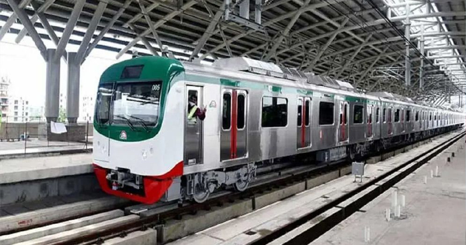 মেট্রোরেলে দুই ট্রেনের মধ্যবর্তী সময় আরও কমছে