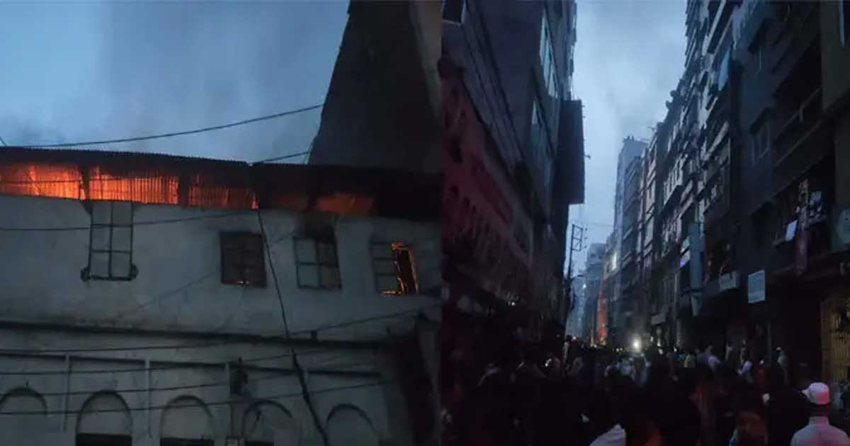 চকবাজারে আবাসিক ভবনে আগুন, নিয়ন্ত্রণে ৪ ইউনিট