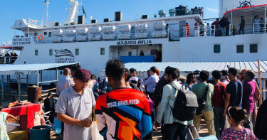 সেন্টমার্টিনের পথে ছুটলো পর্যটকবাহী জাহাজ