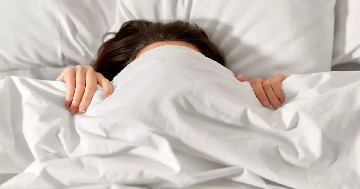 নাকে-মুখে কম্বল মুড়িয়ে ঘুমালে হতে পারে যে ক্ষতি