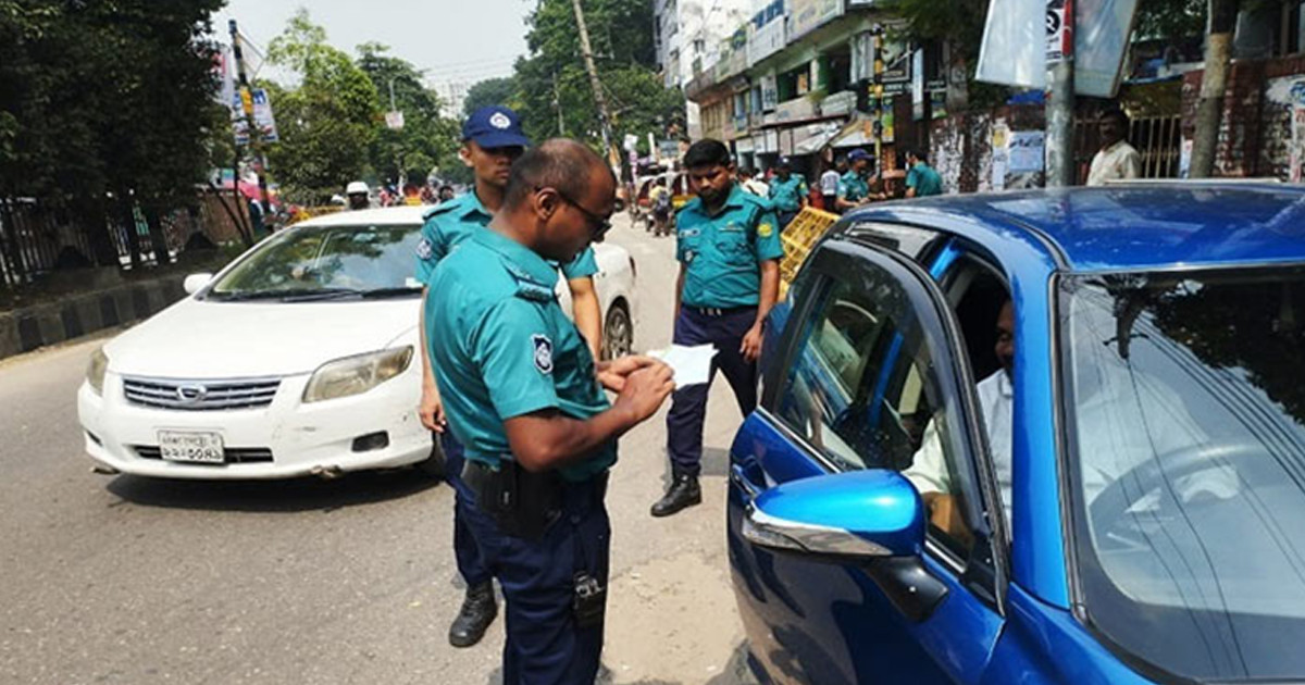 ট্রাফিক আইন লঙ্ঘনে ডিএমপির ২০০৬ মামলা