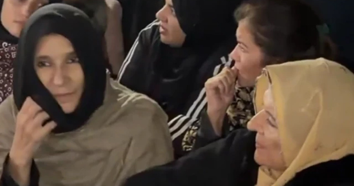 ইমরান খান শারীরিকভাবে সুস্থ আছেন, সাক্ষাতের পর জানালেন বোন