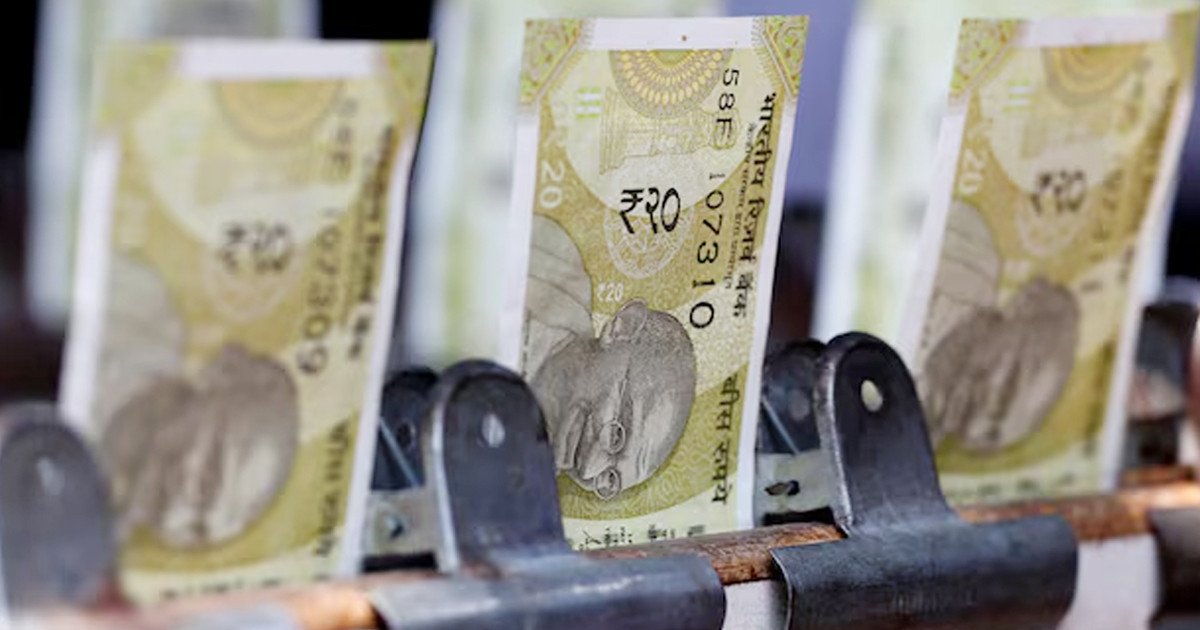 সর্বকালের সবচেয়ে দুর্বল অবস্থায় ভারতীয় রুপি