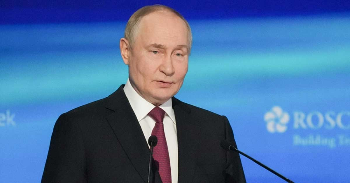 ইউক্রেন শান্তি ইস্যুতে মার্কিন প্রচেষ্টার প্রশংসা করে পুতিন বললেন—জটিল কাজ চলছে