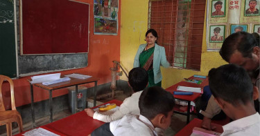 শিক্ষকদের কর্মবিরতি, স্কুলের তালা ভেঙে পরীক্ষা নিলেন ইউএনও