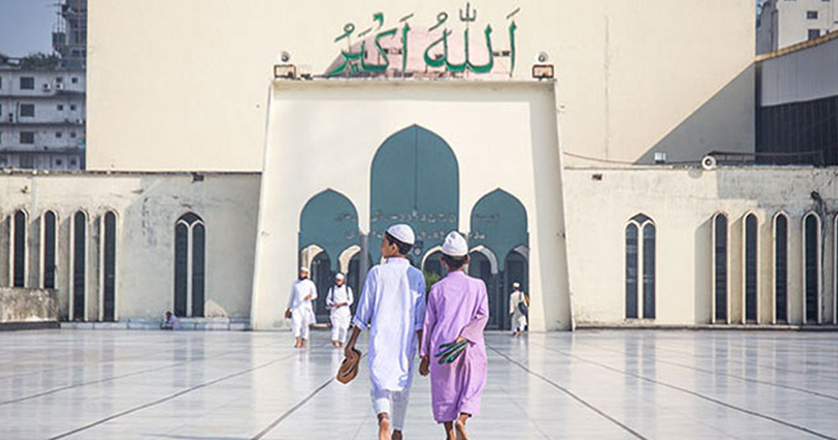 পায়ে হেঁটে জুমার নামাজে যাওয়ার ফজিলত