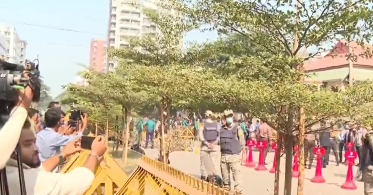 এভারকেয়ারে পৌঁছেছেন ডা. জুবাইদা রহমান