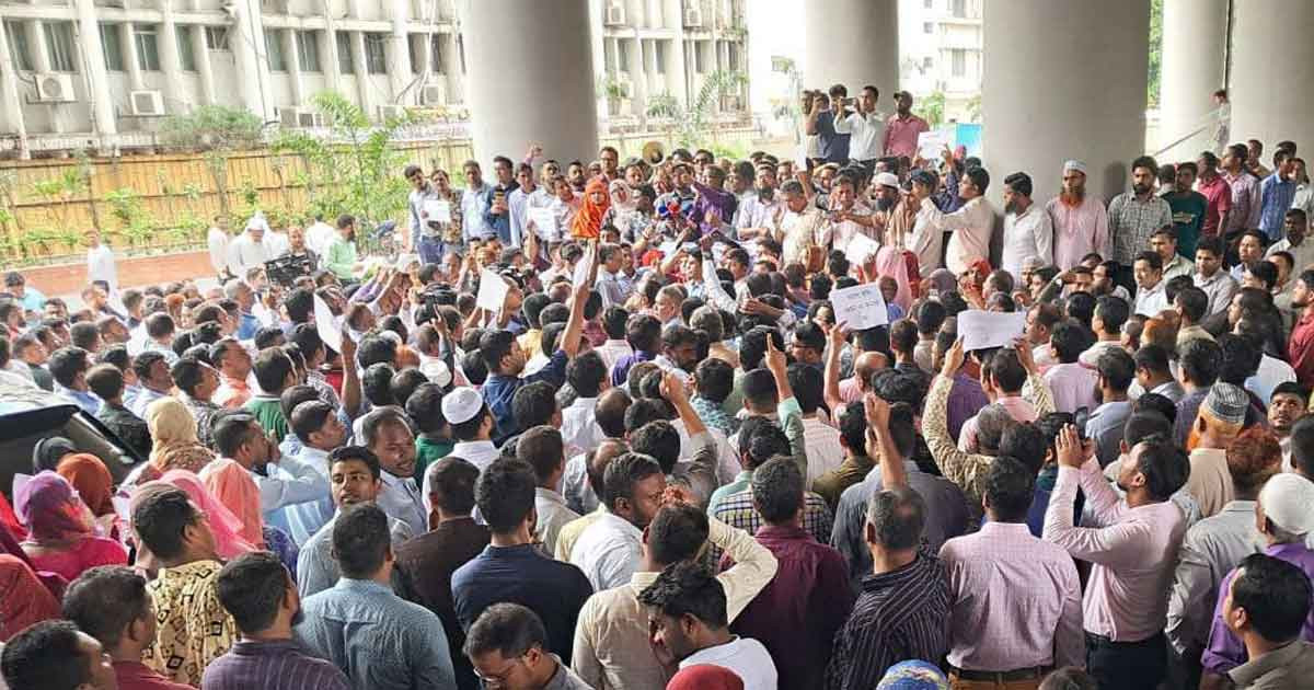 পে-স্কেলে সর্বনিম্ন বেতন ৩৫ হাজার করার দাবি