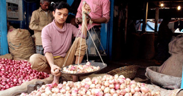 ৪০ টাকা বেড়েছে পেঁয়াজের দাম, কেজি কত?