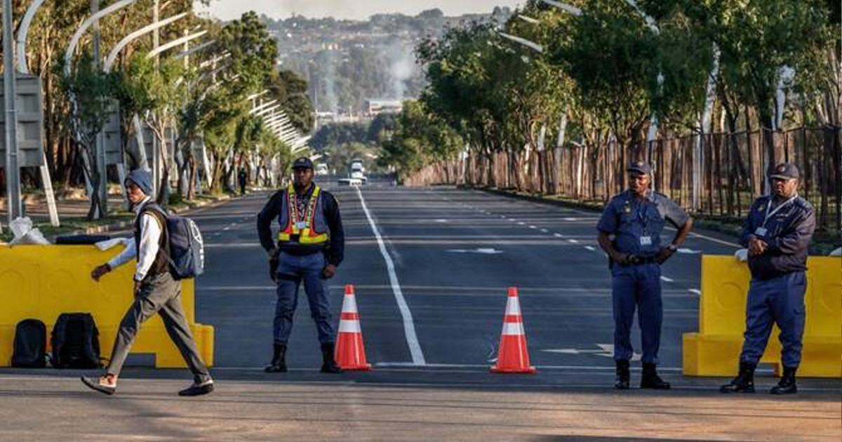 প্রিটোরিয়ায় হোস্টেলে বন্দুকধারীর হামলা, নিহত ১০