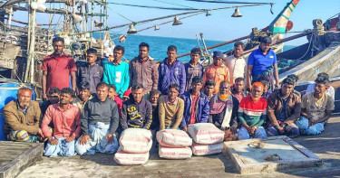 মিয়ানমারে পাচারকালে সিমেন্ট-বোঝাই তিনটি বোট আটক করলো নৌবাহিনী