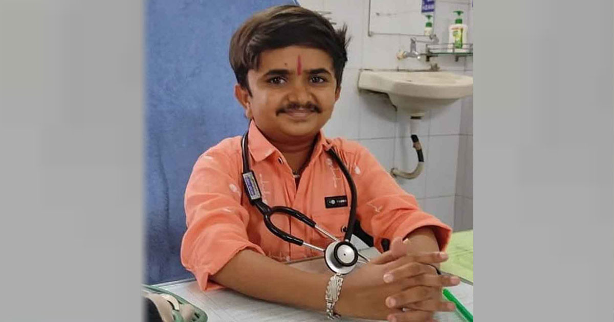 পাঁচ লাখে কিনতে চেয়েছিল সার্কাসদল, তিন ফুটের সেই গনি এখন এমবিবিএস ডাক্তার