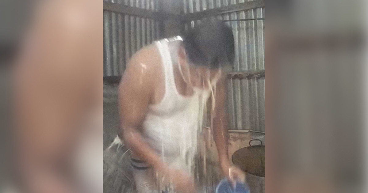 দুধ দিয়ে গোসল করে রাজনীতি ছাড়লেন যুবদল নেতা