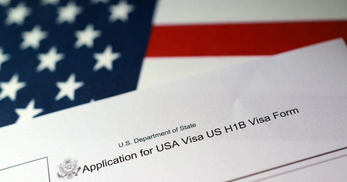 ফ্যাক্ট-চেকার, কনটেন্ট মডারেটরদের যুক্তরাষ্ট্রে প্রবেশে বাধা