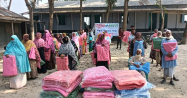 বসুন্ধরা শুভসংঘের উদ্যোগে  উষ্ণতার ছোঁয়া পেল ৫০ দুস্থ পরিবার