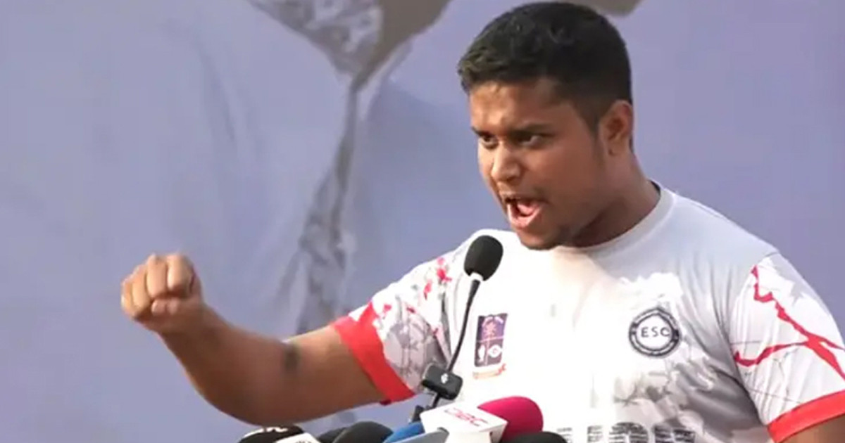 নতুন আয়না ঘরের সন্ধান দিলেন হাসনাত আবদুল্লাহ