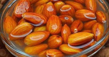 রাতে ভিজিয়ে রাখা যেসব খাবার সকালে খেলেই মিলবে উপকার