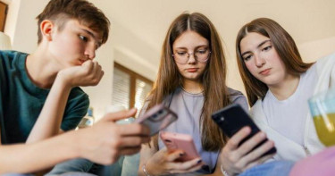 শিশুদের সোশ্যাল মিডিয়া ব্যবহারে অস্ট্রেলিয়ার নিষেধাজ্ঞা