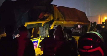 মধ্যরাতে সড়কে প্রাণ গেল ২ জনের