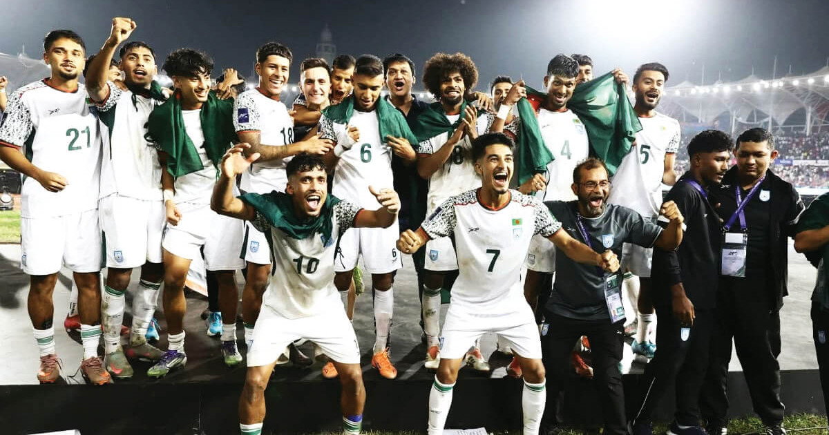 পুরস্কারের সেই ২ কোটি টাকা বুঝে পেলেন হামজারা