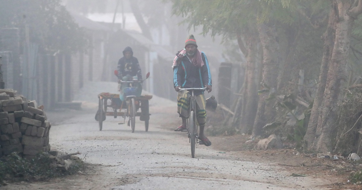 ৮ ডিগ্রি তাপমাত্রায় কাঁপছে পঞ্চগড়