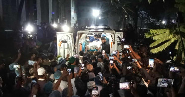 গুলিবিদ্ধ হাদিকে নেওয়া হচ্ছে এভারকেয়ারে