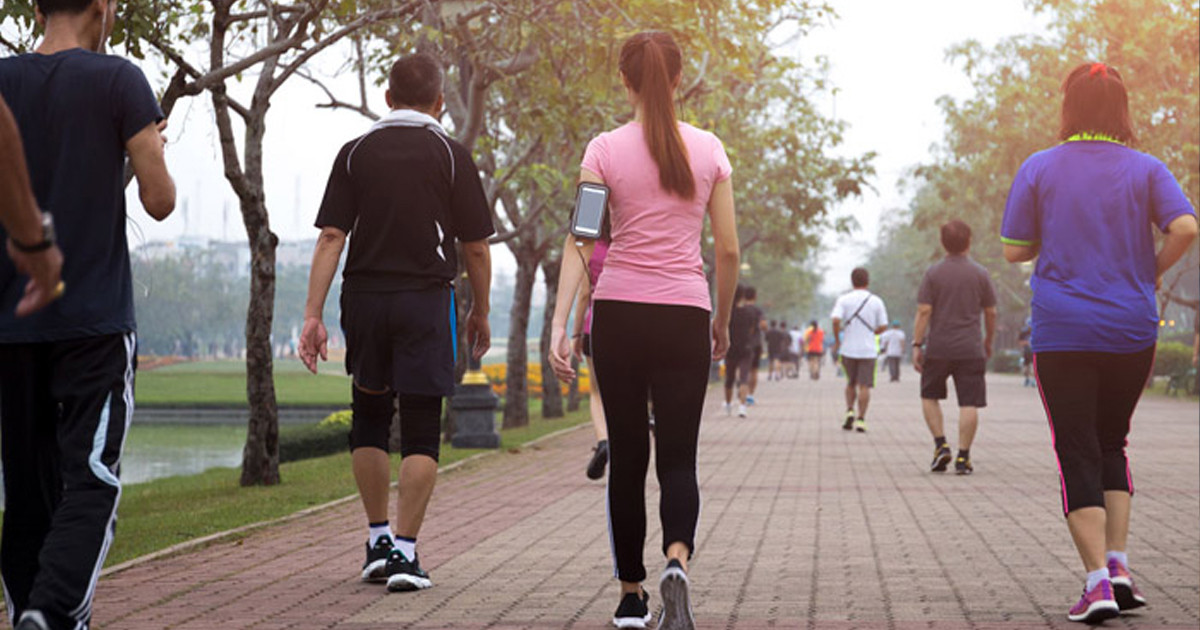 কমপক্ষে ৩০ মিনিট করে সপ্তাহে পাঁচ দিন হাঁটুন