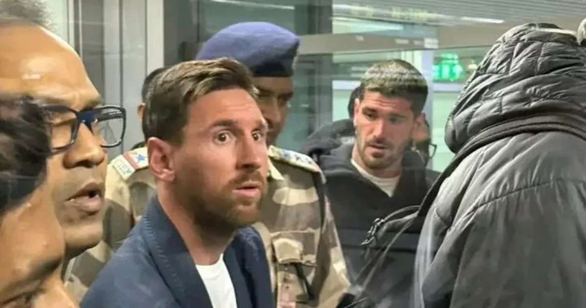 গভীর রাতে মেসি কেন কলকাতায়?