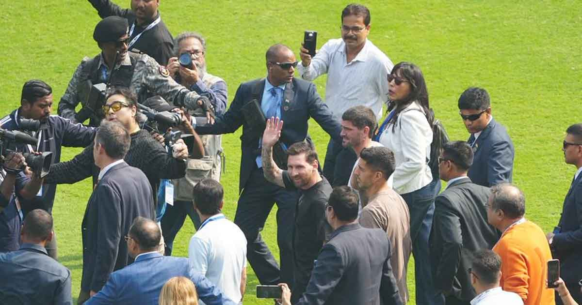 প্রকাশ্যে মেসির কাছে ক্ষমা চাইলেন মমতা ব্যানার্জি