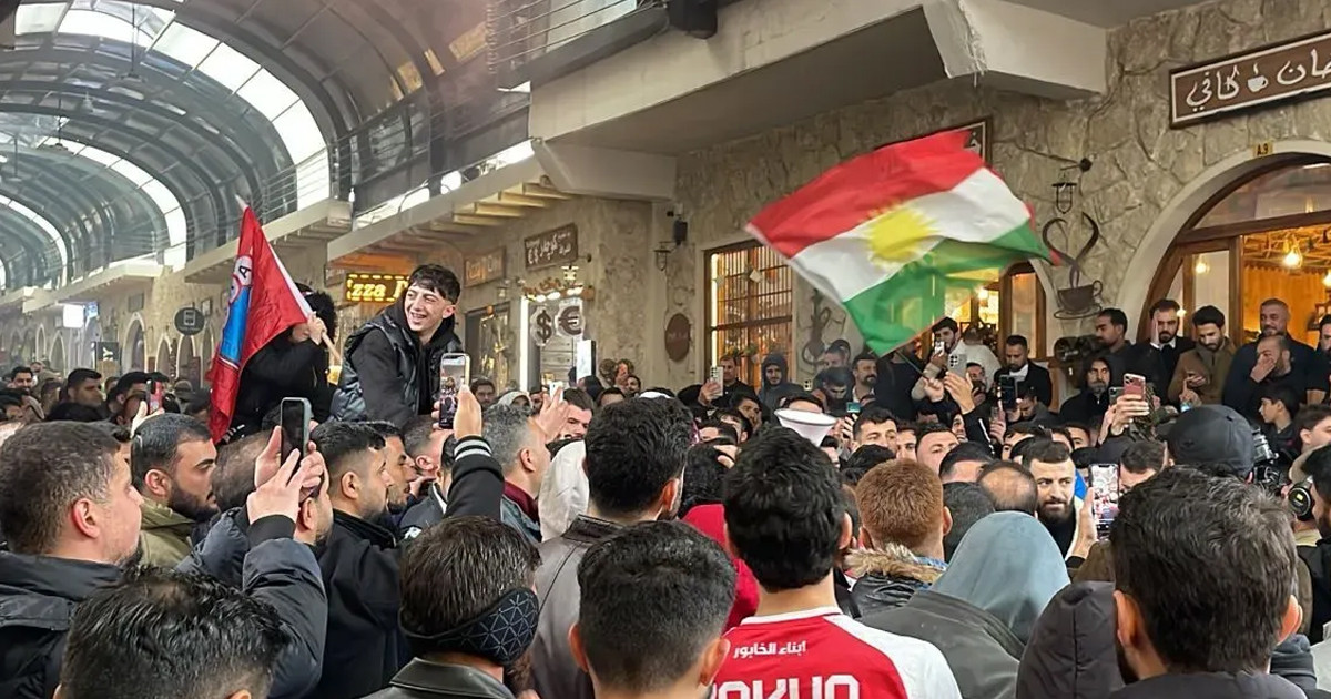 অসুস্থ শিশুদের পাশে দাঁড়িয়ে সেরা সমর্থকের পুরষ্কার জিতল ইরাকের ক্লাব