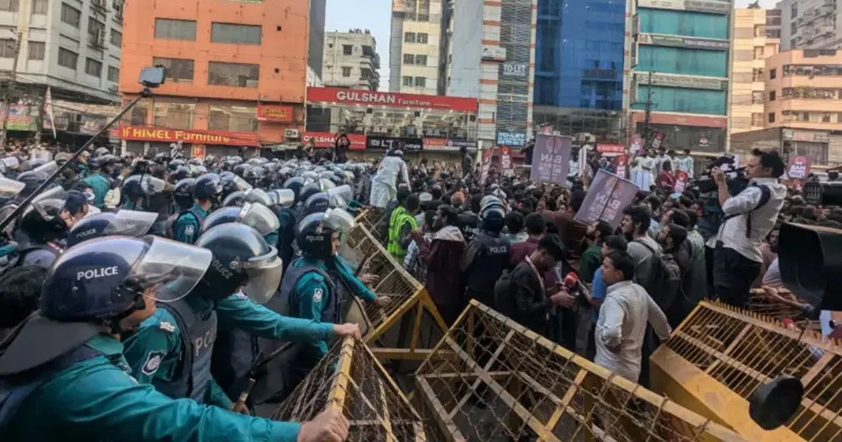 জুলাই ঐক্যের ‘মার্চ টু ইন্ডিয়ান হাইকমিশন’ কর্মসূচিতে পুলিশের বাধা